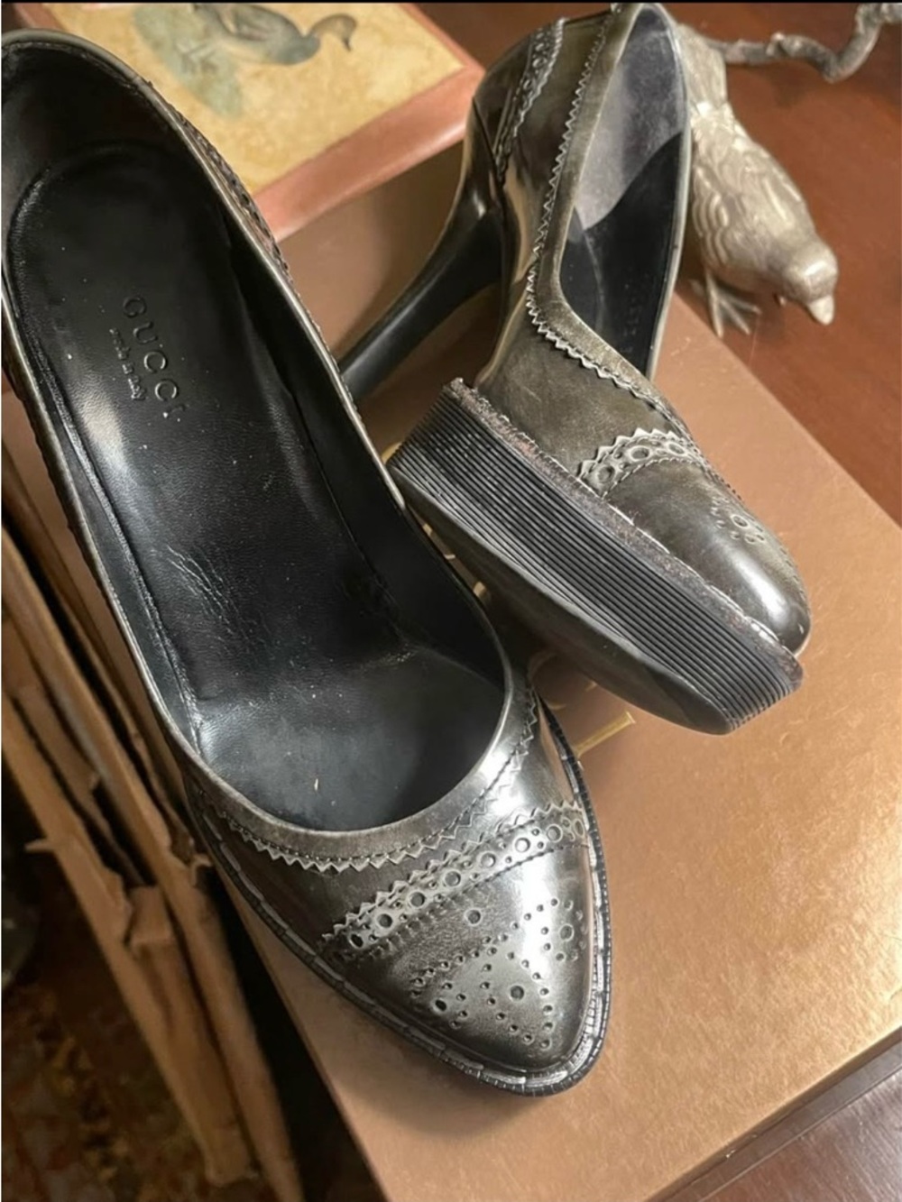Gucci Black Leather Scalloped Heel Pumps - Picture 6 of 10